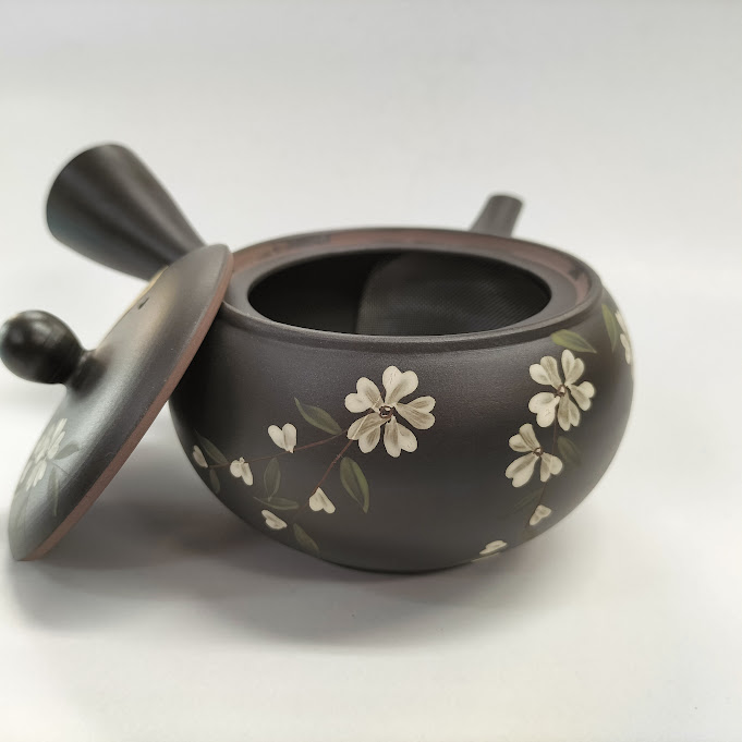 【常滑焼】 黒化粧平丸枝垂れ桜急須  412